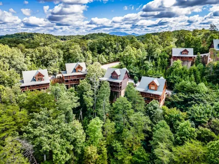 Summer Sale! Pool, Sauna, View, HotTub, Game