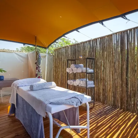 Ndhula Luxury Tented Lodge