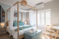 Bentley's Guesthouse Hotels in Bloubergstrand