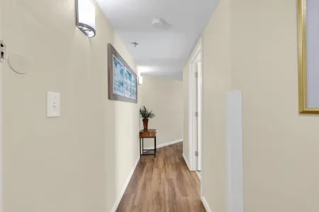 Stunning Condo with Wall-to-Wall Windows Overlooking Ocean Отели рядом с достопримечательностью «Мертл-Бич»