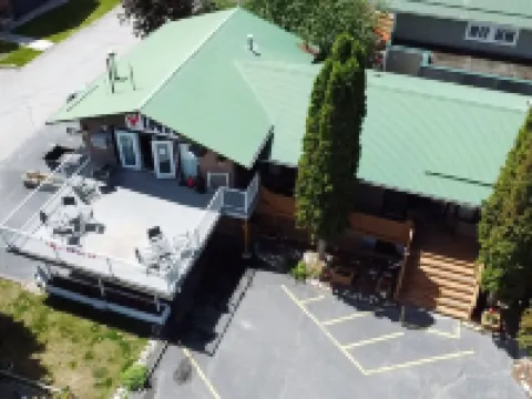 Destination Inn Hotels in Radium Hot Springs