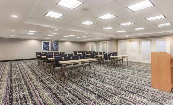 La Quinta Inn & Suites by Wyndham Univ Area Chapel Hill
