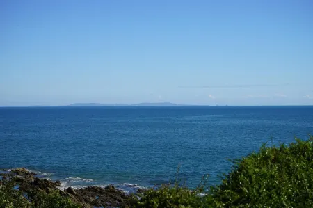 The Cottage - Sea Views, Direct Access to Beach, Pet Friendly
