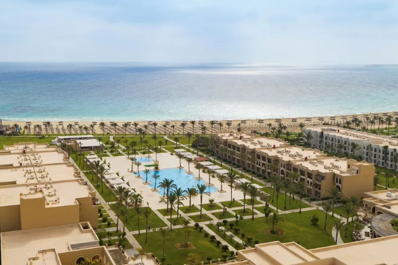 Jaz Oriental, Almaza Bay