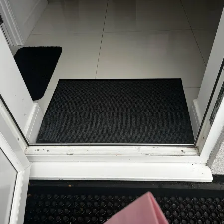 Separate One Bedroom Large Apartment in Slough