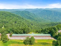 Green River Lodge Hotels in Cooper Gap