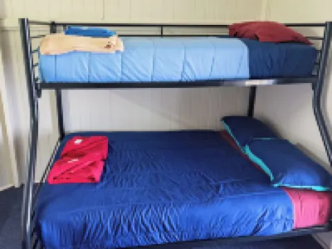 Hotel Metropole Proserpine فنادق في بروسربين