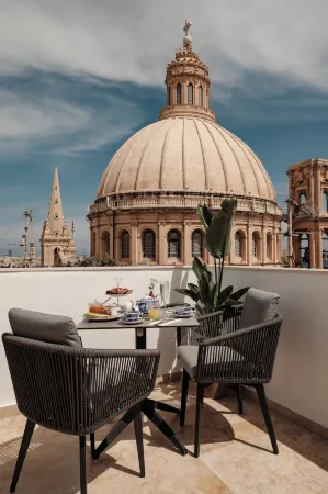 1926 la Galerie Boutique Art Suites Отели рядом с достопримечательностью «Дворец Великого магистра»