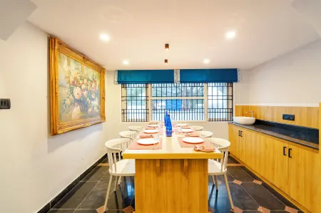 MGM Whispering Nest Yelagiri Отели рядом с достопримечательностью «Kalandara Darga»