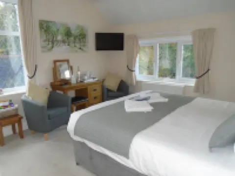 Trumbles Gatwick B&B