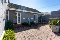 Brookdale House Hotels near House of Egypt Gatesville