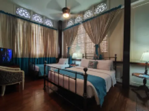 Paradores Del Castillo