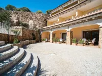แอลเอช โปซโซ ซาโคร โรงแรม โรงแรมในออลเบีย