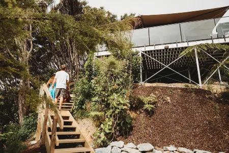 Drift Off Grid Luxury Eco Glamping Отели в г. Похара