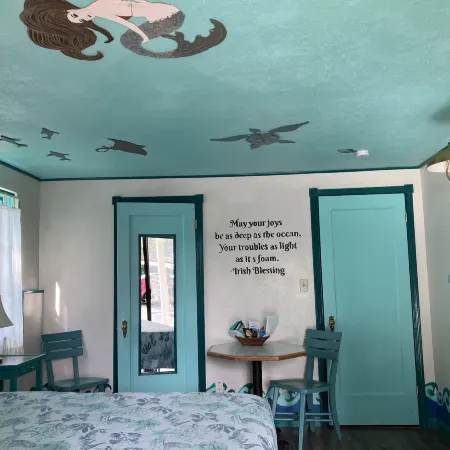 Lighthouse Inn