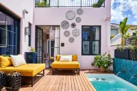 Pineapple House Boutique Hotel - Private Pools