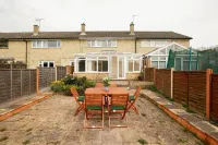 Skyvillion - 3Bed Home W/Grdn for A Family Getaway