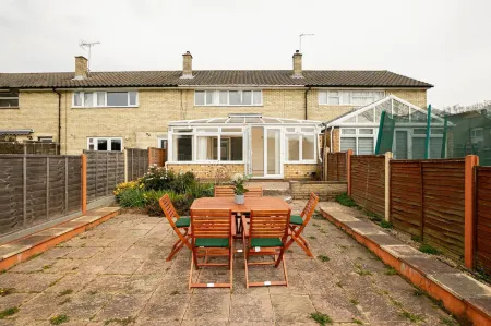 Skyvillion - 3Bed Home W/Grdn for A Family Getaway Отели рядом со станцией Stevenage Railway Station