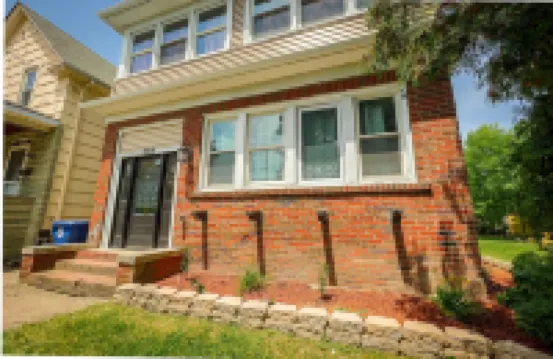 特洛特莊園 - 配有私人院子和停車場，靠近尼亞加拉醫院和娛樂場