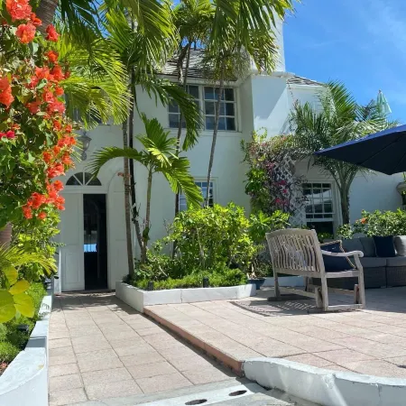 Runaway Hill Inn