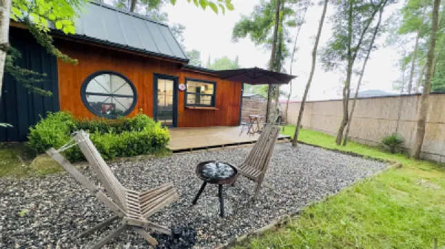 Pentalow Cabin Hotels in 