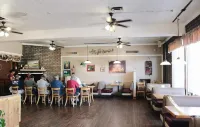 Days Inn by Wyndham Show Low - breakfast