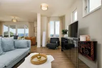 Private Seaside Jacuzzi Villa Anadea -  Ferienhäuser