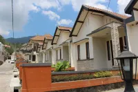 CLV 호텔 & 빌라 푸라 울룬 다누 브라탄 주변 호텔