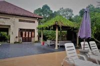 Villa Kendi Hotels in Genteng