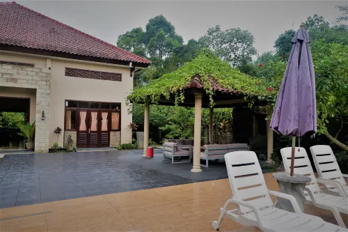 Villa Kendi Hotels in Kalibaru