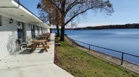 Willow Beach Resort Hotels in Lake Hamilton