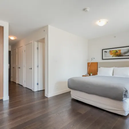 Level Vancouver Yaletown - Seymour Отели рядом с достопримечательностью «Стадион Би-Си-Плейс»