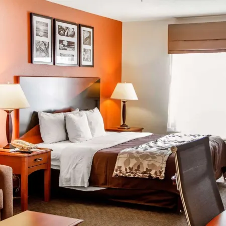 Sleep Inn & Suites Oklahoma City Northwest Отели рядом с достопримечательностью «Торговый центр "Олд Шепард"»