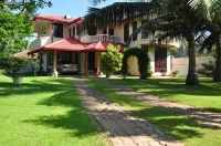 Sugandi Inn