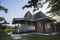 Melva Balemong Hotels & Resorts Hotel dekat Rumah Retret Abdi Kristus