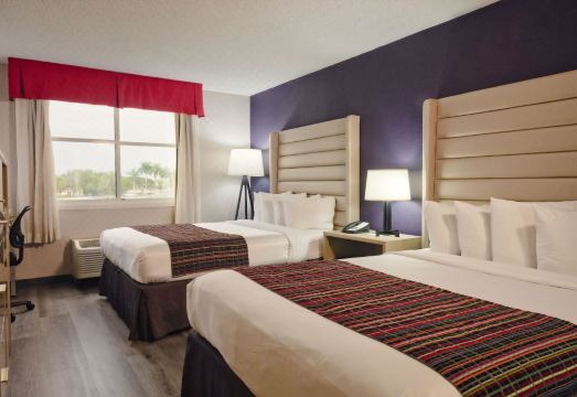 컨트리 인 & 스위트 바이 래디슨 마이애미 켄달 FL 객실