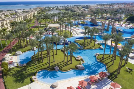 Rixos Premium Seagate Отели рядом с достопримечательностью «Charmillion Club Beach»