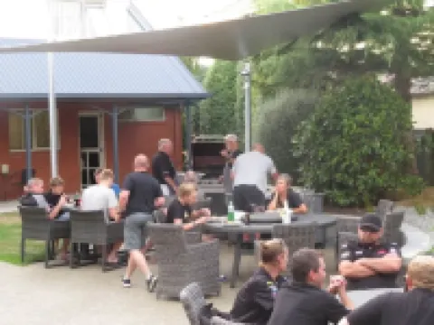 家園別墅汽車旅館