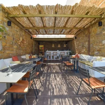 Porta Trakis Hotel