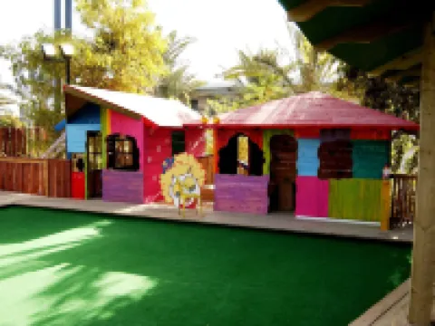 ユー コーラル ビーチ クラブ エイラット ウルトラ オールインクルーシブ エイラートのホテル