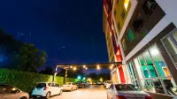 Trendy Hotel - Bãi đậu xe