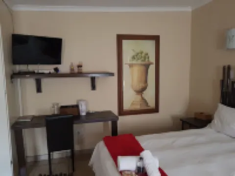 Lion's Guesthouse and the Buck&Lion Restaurant Hotels in Southern