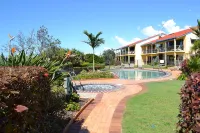 Sunseeker Noosa Resort - Beach
