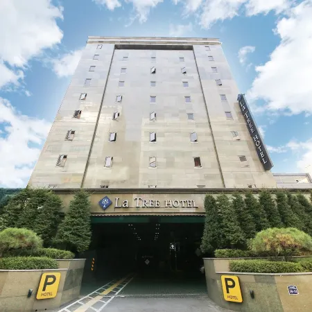 Uijeongbu La Tree Hotel Отели рядом с достопримечательностью «Стадион Ыйджонбу»