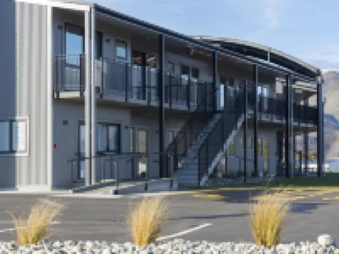 Harvest Park Studios Hotels in Cromwell