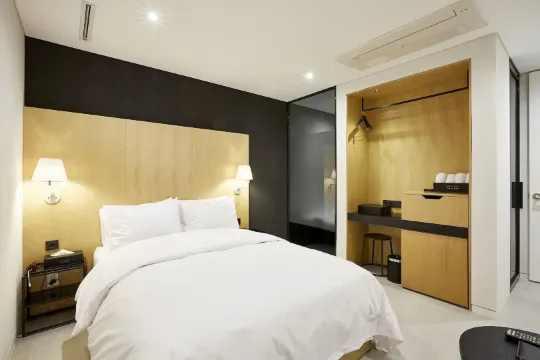 ホテル ジ アーティスト ヨクサム