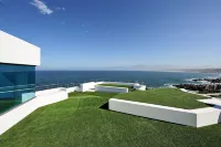 Sea Star Cliff - Romantic