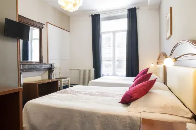 Logis Hôtel Central 뽀꾸흐 호텔