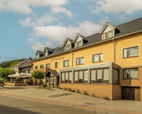 Zur Neroburg Hotels in Neroth