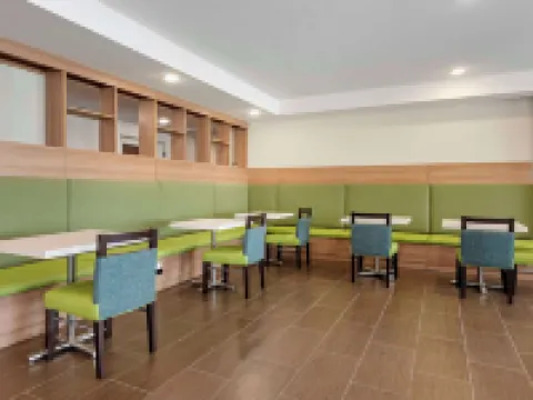Microtel Inn & Suites by Wyndham Limon Hoteles en Limón